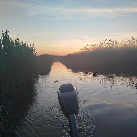 Pfahlbau Sunset I Toplage Elektroboot Inklusive Rust Eksteriør billede